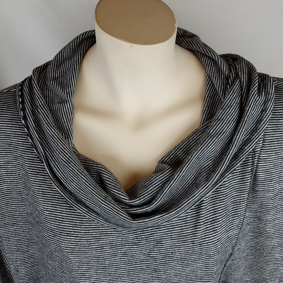 Calvin Klein Performance Cowl Neck Tulip Hem Top - Picture 2 of 7